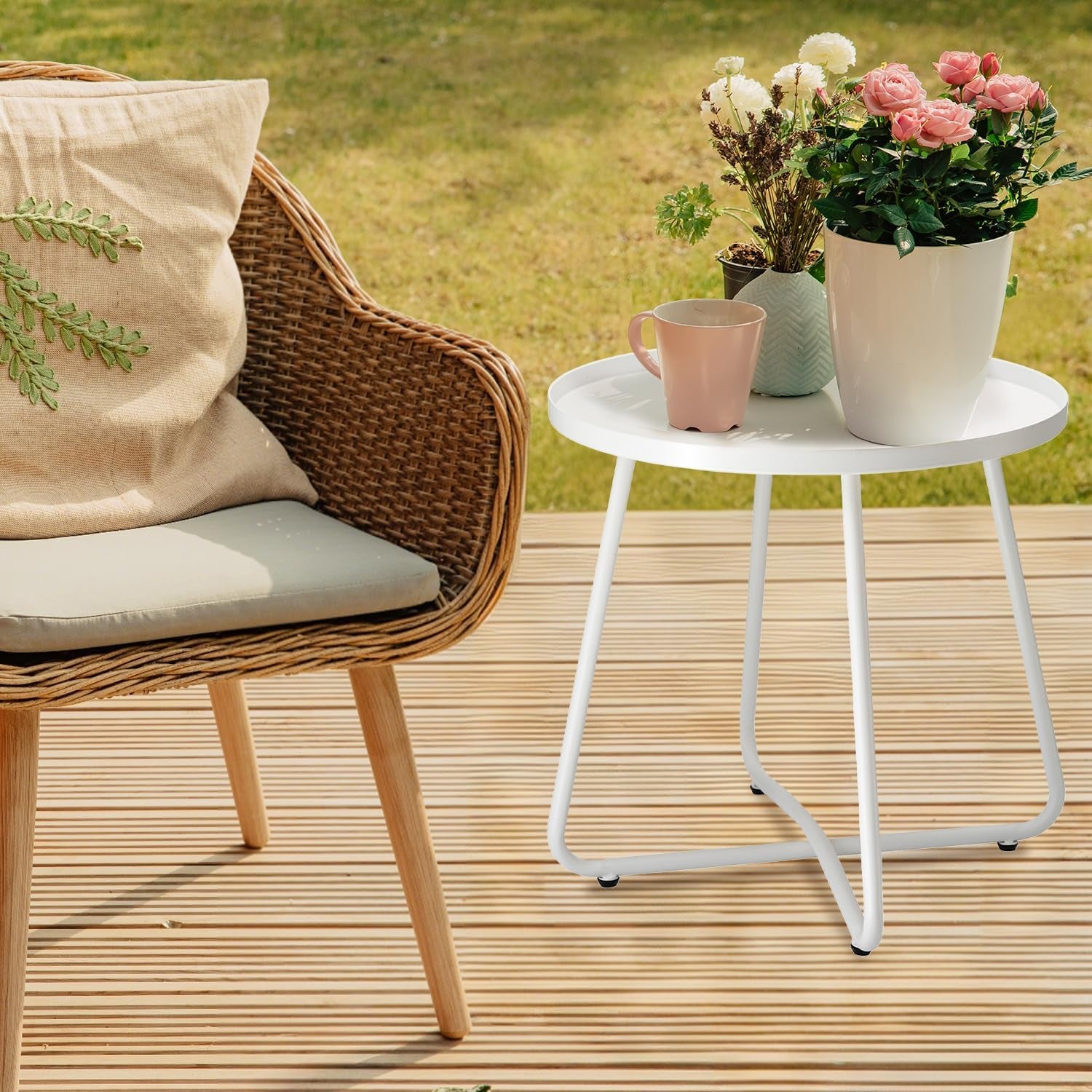 Outdoor Side Tables, Weather Resistant Steel Patio Side Table, Small round Outdoor End Table Metal Side Table for Patio Yard Balcony Garden Bedside White